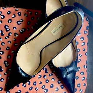 Marc Jacobs round kitten heel.